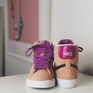 2004 WMNS Nike Blazer Mid ‘Miss Piggy’ Size 8.5